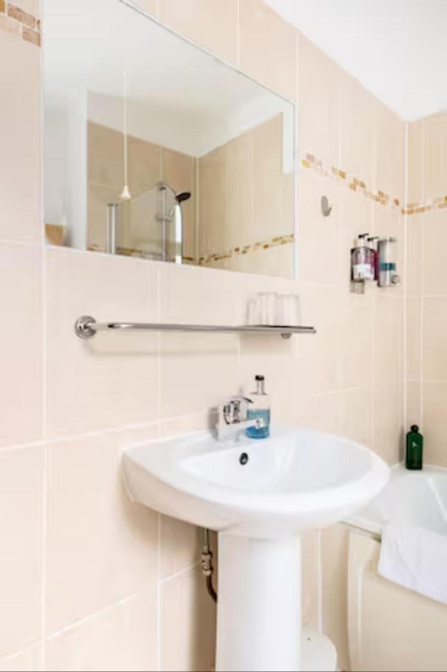 Room With Private Bath In Pontcanna Cardiff Dış mekan fotoğraf